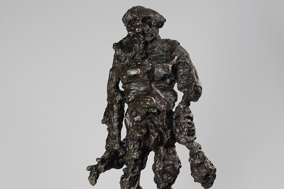 Figurative sculpture made of bronze